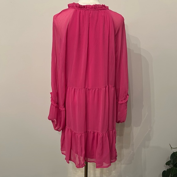 NWT Vince‎ Camuto Women’s Long Sleeve Tiered Romantic Flowy Barbiecore Dress Med - Picture 4 of 9